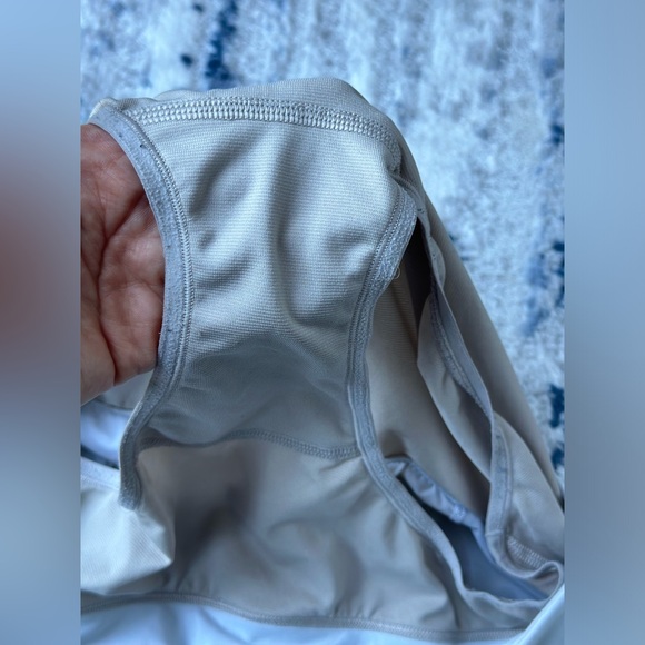 Lululemon Attack The Track Short *4" - Picture 3 of 5